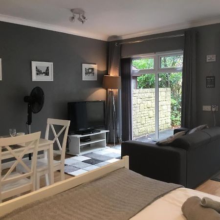 Self-Contained Apartment Corsham Buitenkant foto