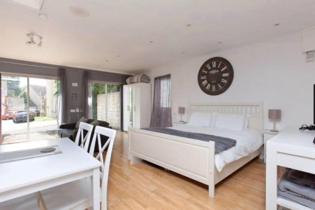 Self-Contained Apartment Corsham Buitenkant foto